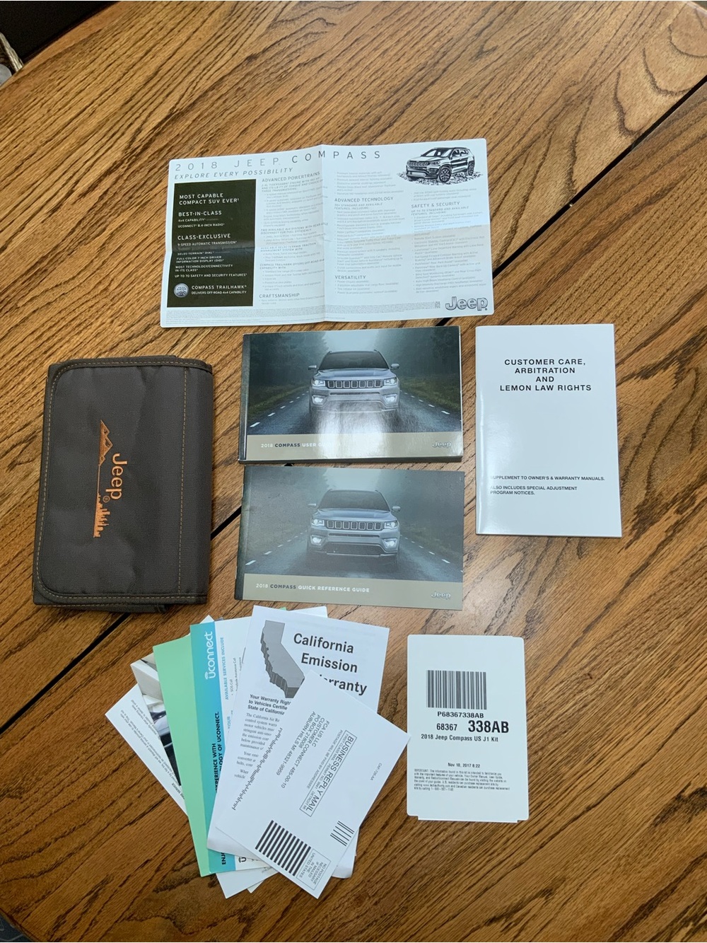 2018 Jeep Compass OEM Owners User Guide Set Manuals w/ Case Case - 338AB